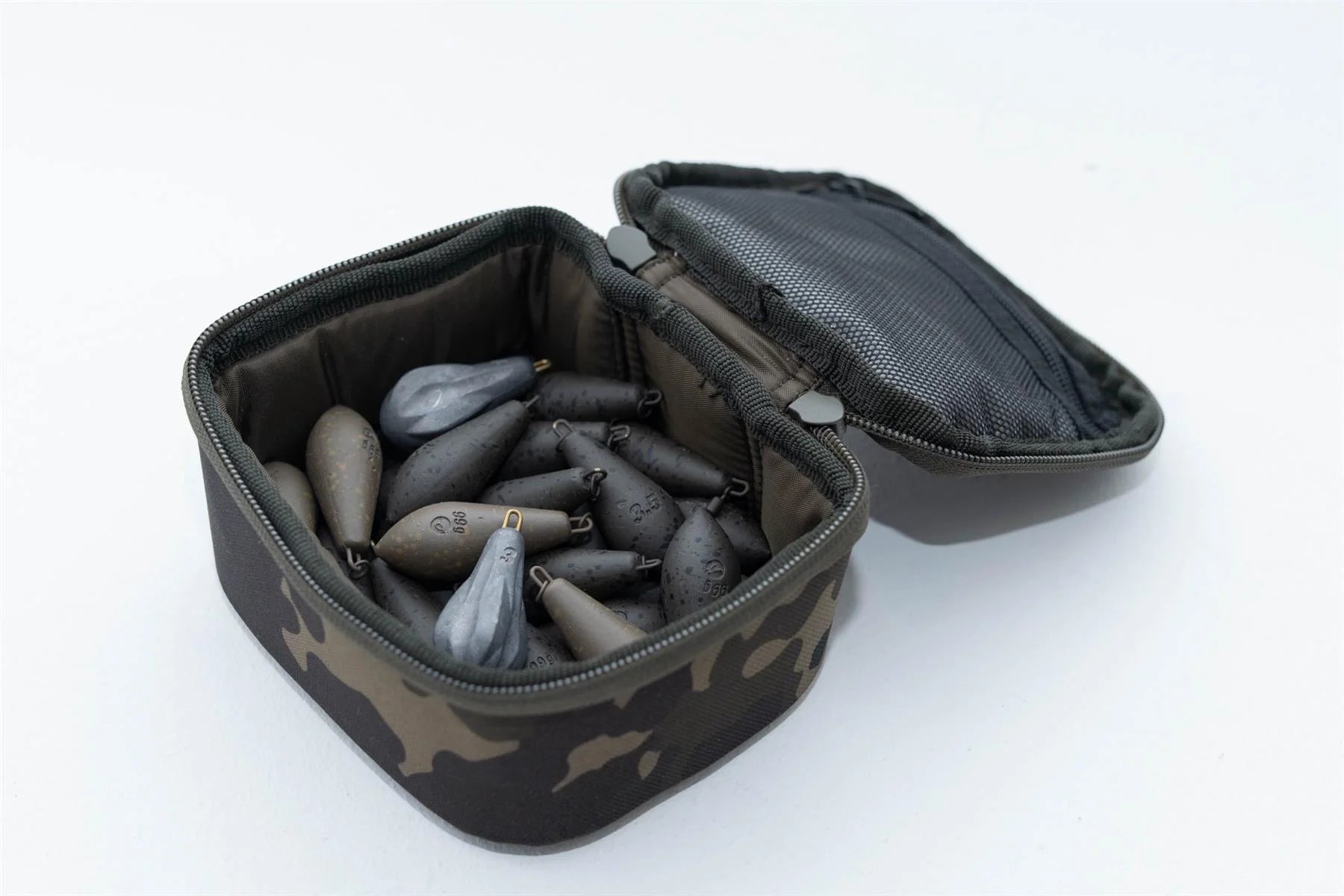 Immagine di Korda Tackle Pouch Dark Kamo, per carpfishing venduto da Carpela